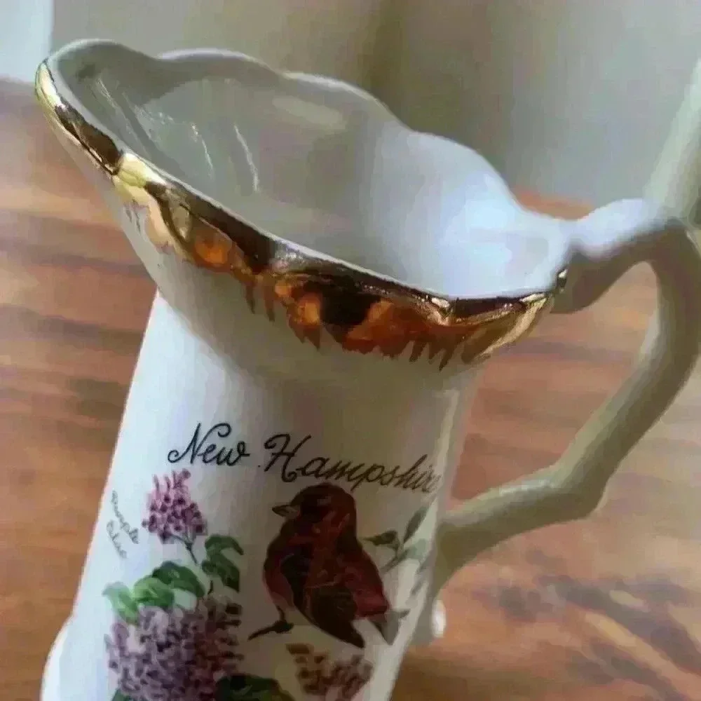 New Hampshire Collectible State Souvenir Cream Pitcher 1950's